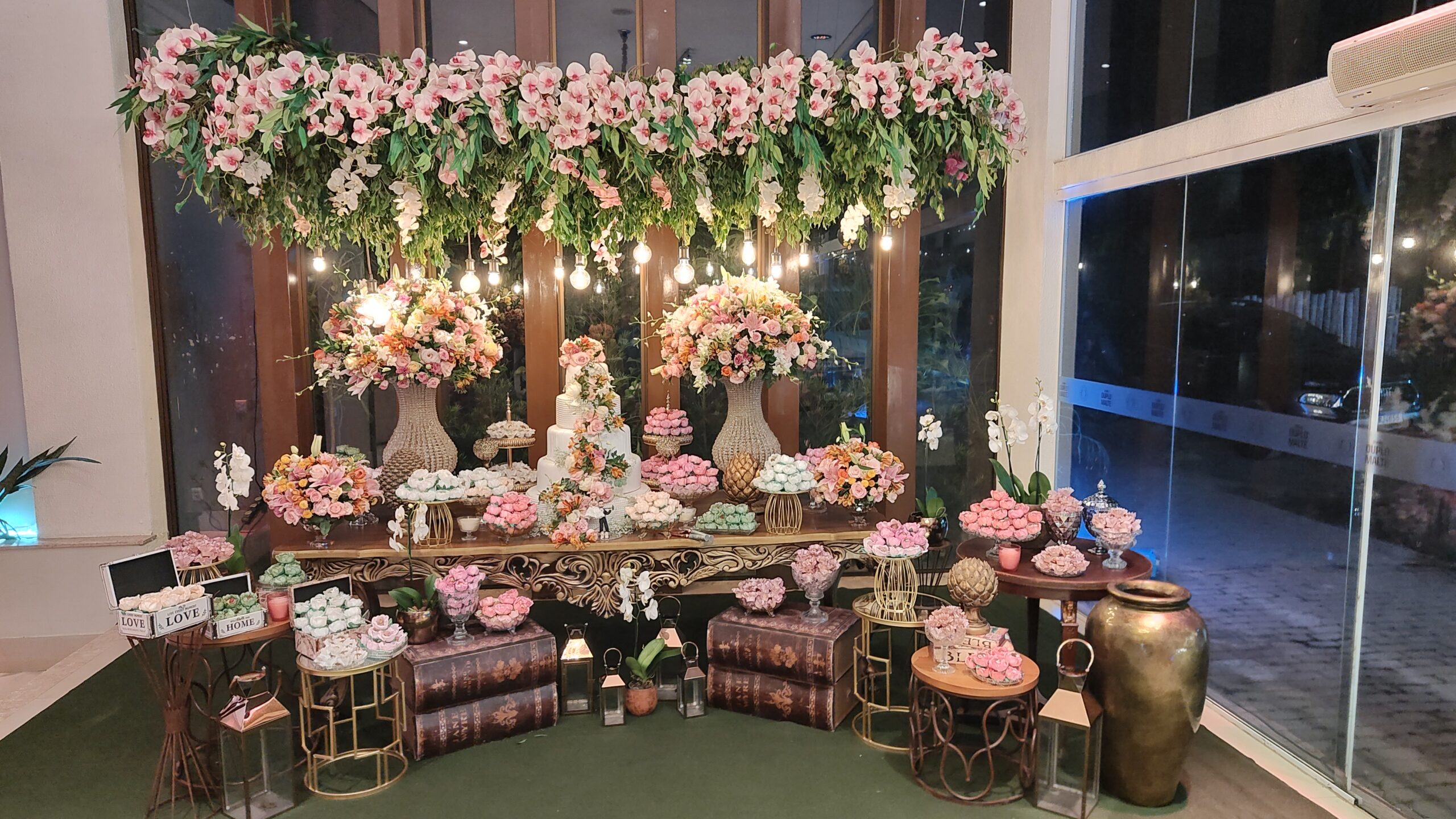 Mesa decorada para festa